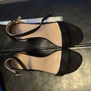 Black Sleek Sandels Size 6 Emma Square Heels